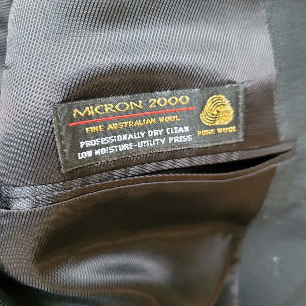 HART SCHAFFNER MARX Classic Black Golde 2-Button Single Rear Vent Blazer - 44L.
